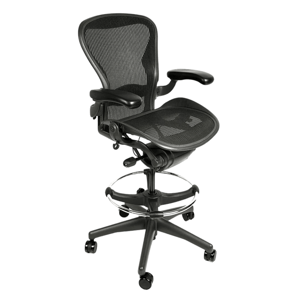 高さの範囲が広いリストア済みHerman Miller Aeron Classic製図用スツール
